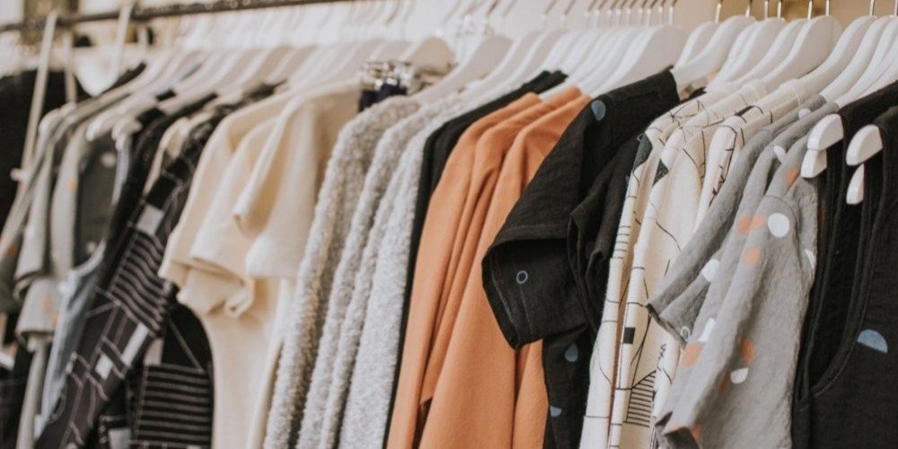 Top reasons women prefer to buy wholesale clothing