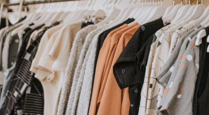 Top reasons women prefer to buy wholesale clothing